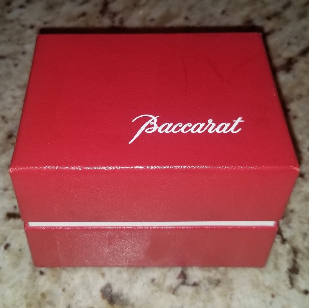 Rare and Retired Baccarat Crystal Nautilus Shell– Mint Condition w/ Original Box